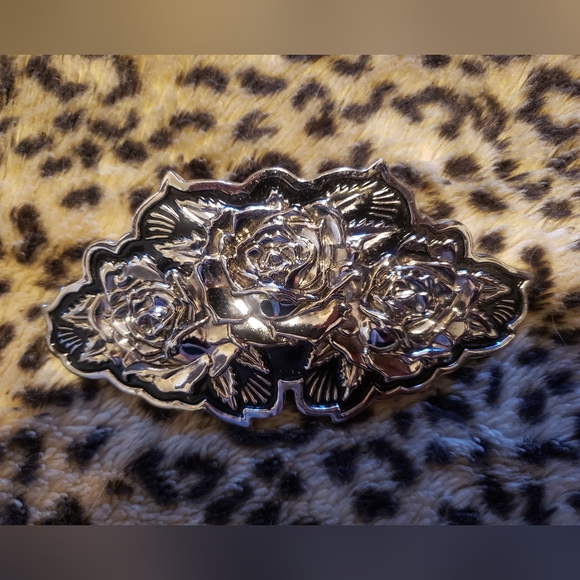 Vintage Famous Stars and Straps Large Flowers Roses Belt Buckle Hot Topic Barker - Picture 2 of 5